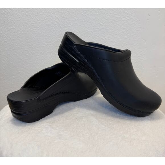 Dansko Black Clogs Work Shoes Sonja Silp on Mules 41 10 10.5 - Picture 1 of 7